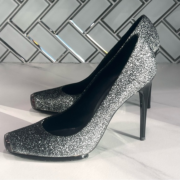 STELLA MCCARTNEY PUMPS/ HEELS SIZE 38.5 NAVY/BLACK PRINTED PUMPS - Picture 1 of 16